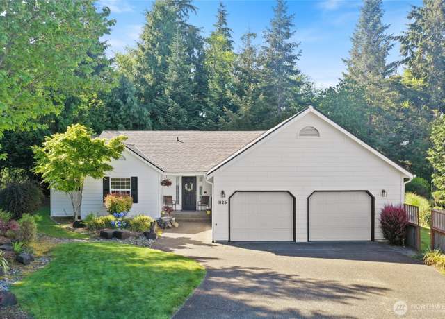 Property at 1126 Hill Ct, Cosmopolis, WA 98537, 3 beds, 2 baths