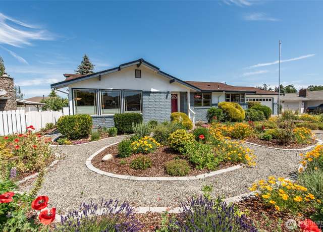 Property at 516 E Willow St, Sequim, WA 98382, 2 beds, 2 baths