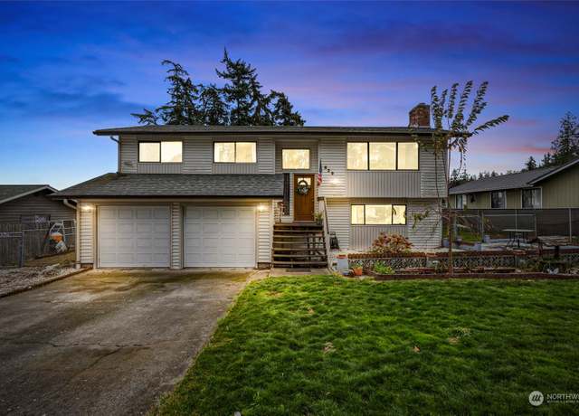Property at 829 SW 3RD Ave, Oak Harbor, WA 98277, 4 beds, 2.5 baths