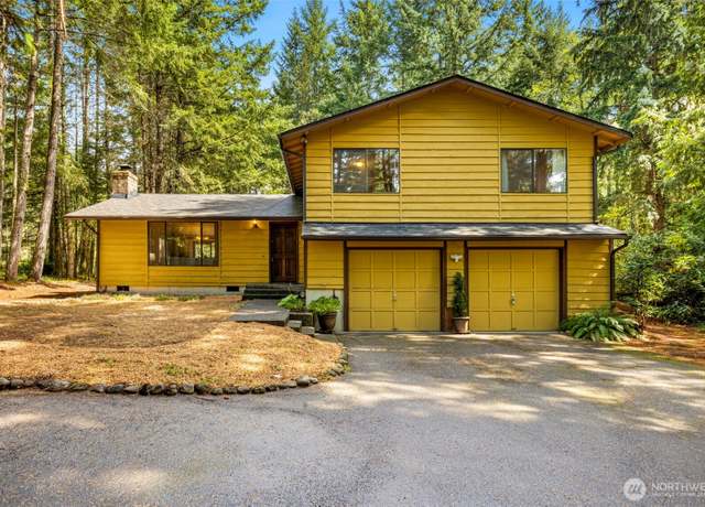 Property at 6282 NW Denali St, Bremerton, WA 98312, 4 beds, 2.5 baths