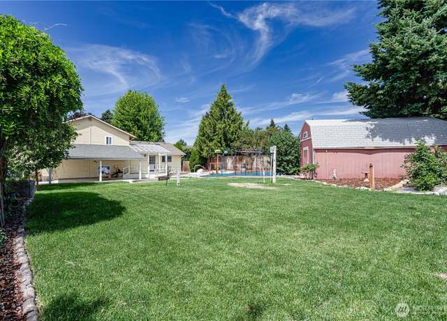 Property at 87 N Mary Ave, East Wenatchee, WA 98802, 5 beds, 3.5 baths