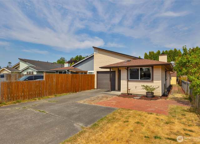 Property at 5227 101st Pl NE, Marysville, WA 98270, 3 beds, 1.5 baths