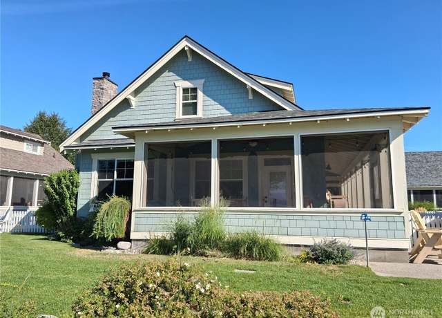 Property at 125 Barefoot Ln, Oroville, WA 98844, 4 beds, 3 baths