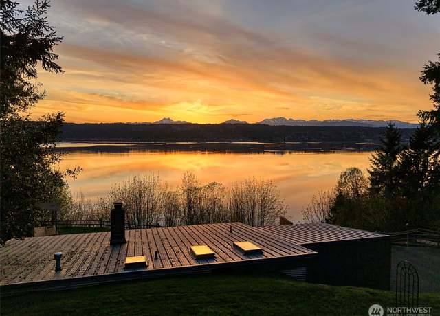 Property at 1667 NW Eagle Bluff Ln, Bremerton, WA 98311, 2 beds, 2 baths