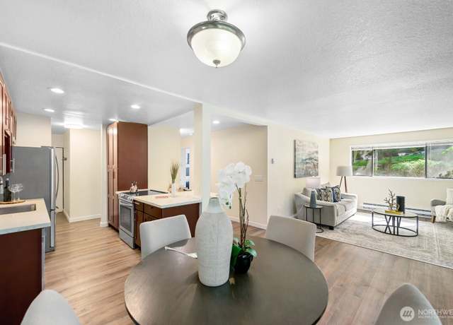 Property at 9512 1st Ave NE #101, Seattle, WA 98115, 2 beds, 1 bath