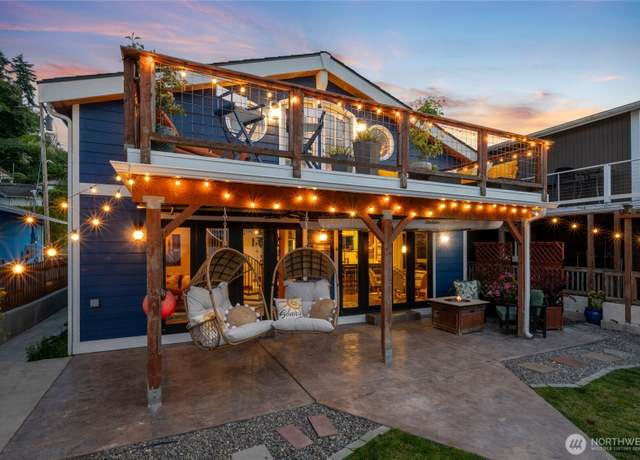 Property at 1811 Bay St, Port Orchard, WA 98366, 2 beds, 2 baths