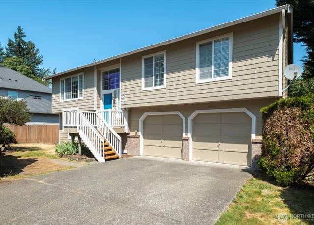 Property at 861 Bremerton Ave NE, Renton, WA 98059, 3 beds, 2.5 baths