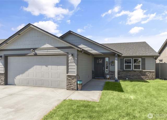 Property at 1028 W Sequoia Rd, Moses Lake, WA 98837, 3 beds, 2 baths