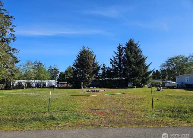 Property at 732 Edgewood Ave NE, Ocean Shores, WA 98569