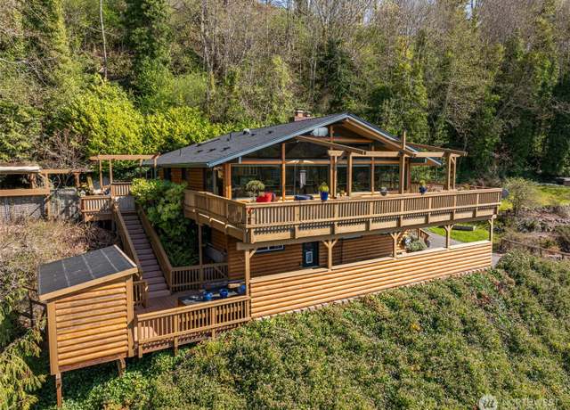Property at 842 Strait View Dr, Port Angeles, WA 98362, 2 beds, 3 baths