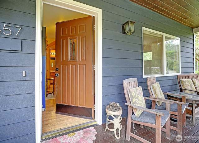 Property at 657 SW Camano Dr, Camano Island, WA 98282, 3 beds, 1.5 baths