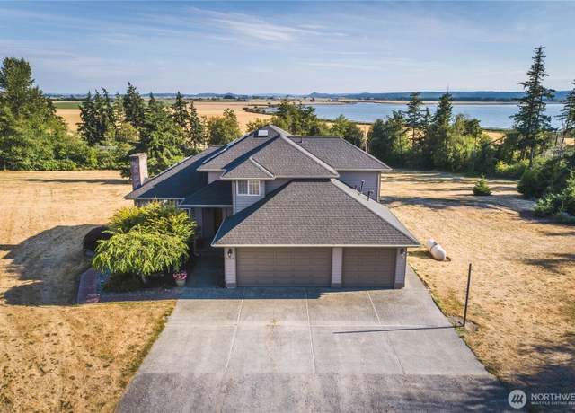 Property at 11374 Walker Rd, Mount Vernon, WA 98273, 4 beds, 3 baths