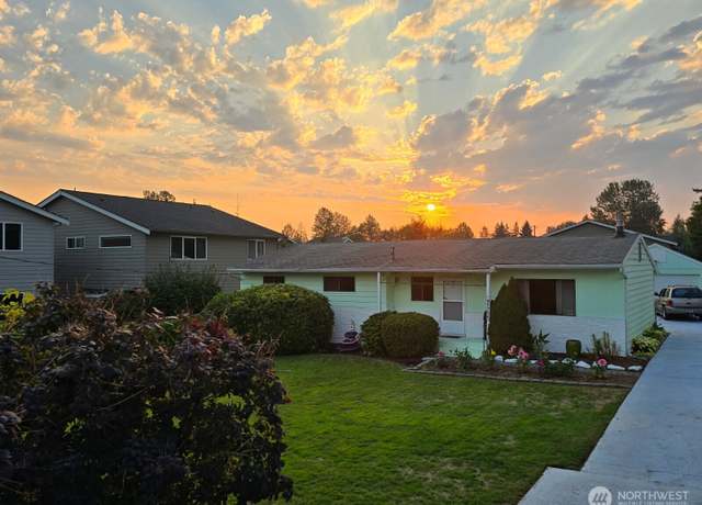 Property at 15404 Meadow Rd, Lynnwood, WA 98087, 4 beds, 1 bath