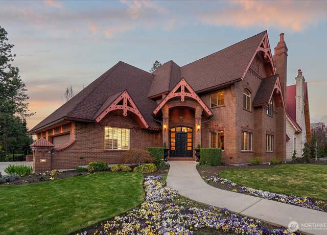 Property at 1909 E Pinecrest Rd, Spokane, WA 99202, 4 beds, 4 baths