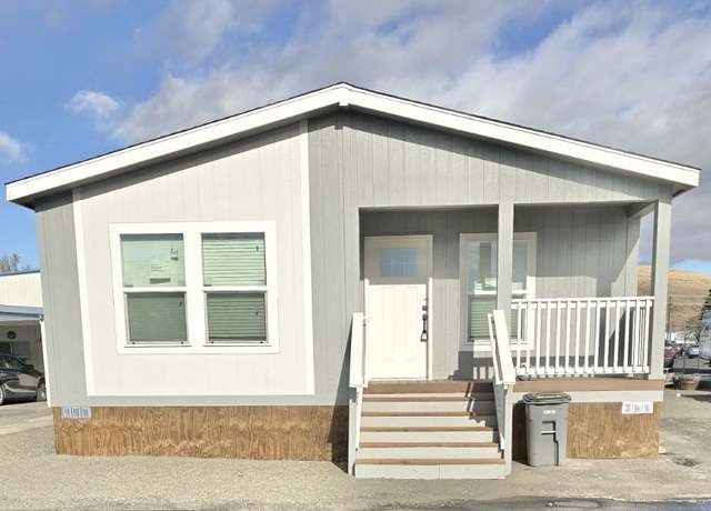 Property at 1011 N 34th Ave #59, Yakima, WA 98902, 3 beds, 2 baths