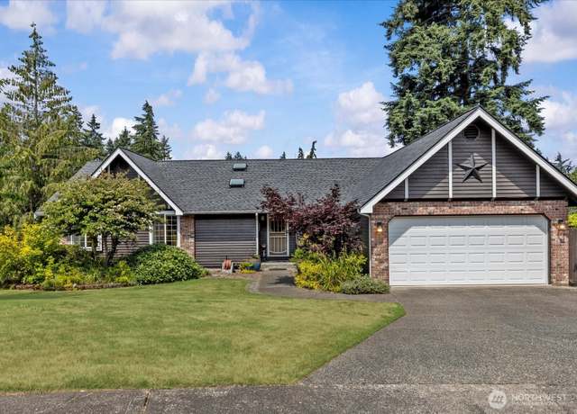 Property at 2902 30th Pl SE, Puyallup, WA 98374, 4 beds, 2.5 baths