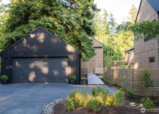 Property at 640 Park Ave NE, Bainbridge Island, WA 98110, 4 beds, 3.5 baths