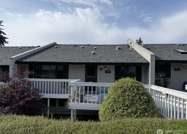 Property at 2748 SW 327th St S, Federal Way, WA 98023, 2 beds, 2.5 baths