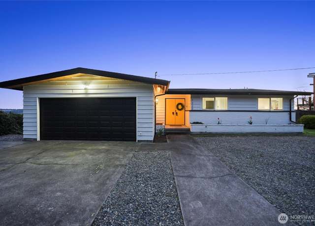 Property at 1220 E James St, Kent, WA 98031, 3 beds, 2 baths