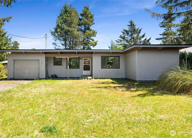Property at 324 Mizzen Ave NW, Ocean Shores, WA 98569, 2 beds, 1 bath