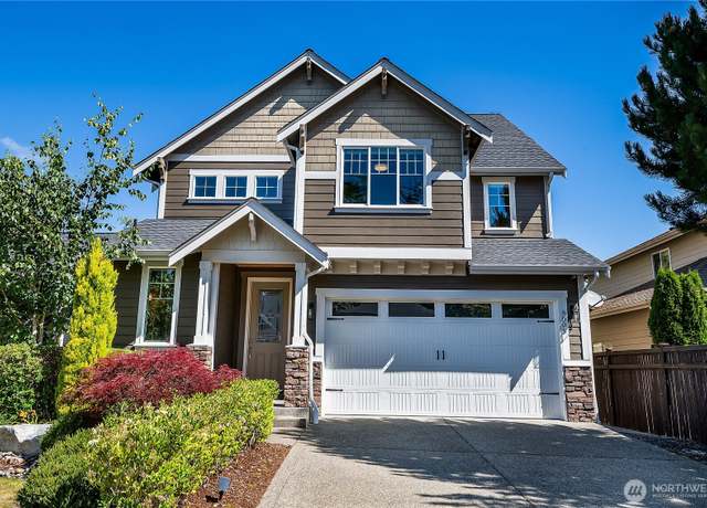 Property at 8005 134th Street Ct E, Puyallup, WA 98373, 5 beds, 3.5 baths