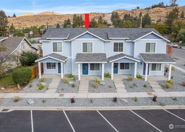 Property at 139 E Nixon Ave, Chelan, WA 98816, 2 beds, 1 bath