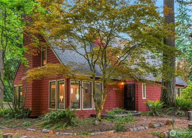 Property at 11611 73rd Pl NE, Kirkland, WA 98034, 3 beds, 3.5 baths