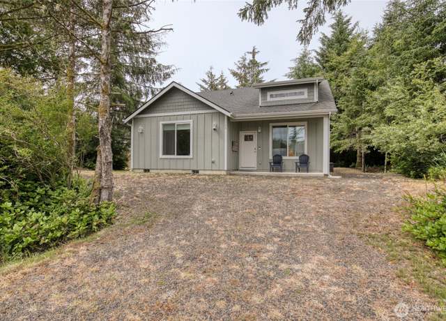 Property at 136 Spruce Loop SW, Ocean Shores, WA 98569, 2 beds, 2 baths