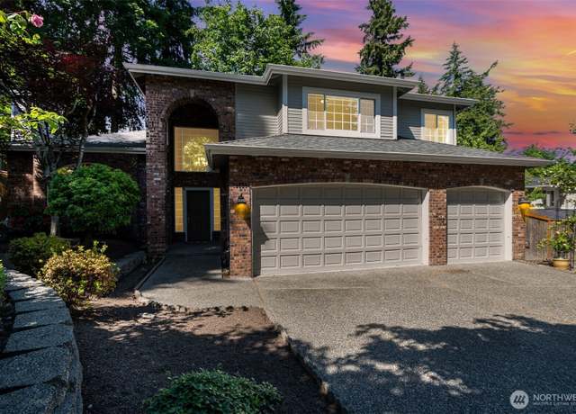 Property at 11628 NE 100th St, Kirkland, WA 98033, 5 beds, 3.5 baths