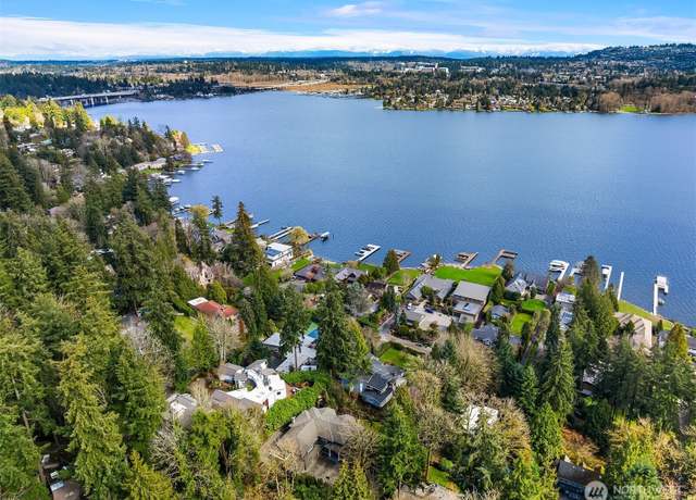 Property at 4419 Ferncroft Rd, Mercer Island, WA 98040, 5 beds, 4.5 baths