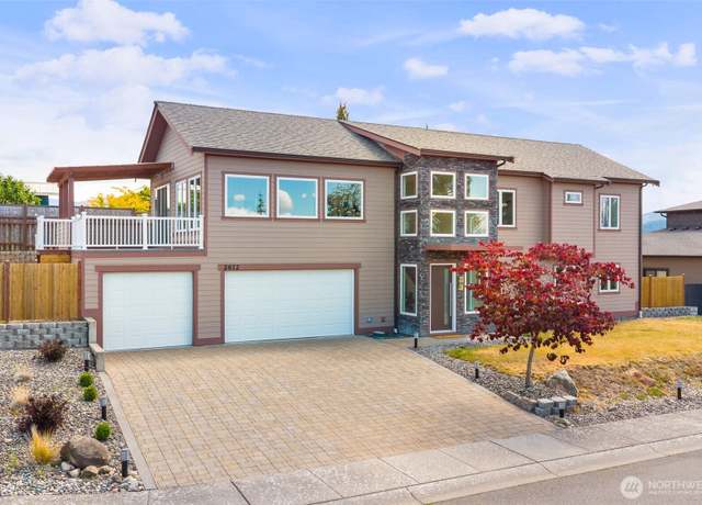 Property at 2612 Birch St, Bellingham, WA 98226, 4 beds, 4 baths