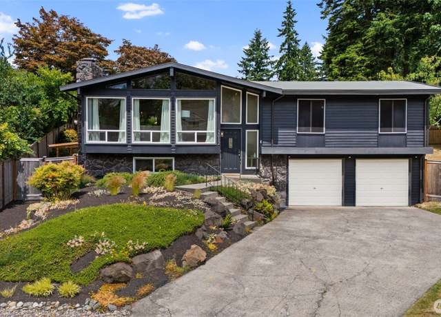 Property at 2012 SE 18th Ct, Renton, WA 98055, 3 beds, 2.5 baths