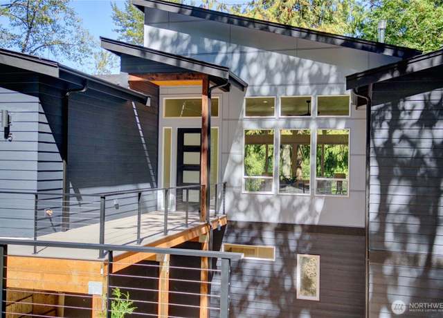 Property at 15 Sudden Valley Dr, Bellingham, WA 98229, 4 beds, 2.5 baths