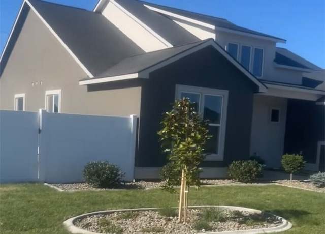 Property at 716 N St NE, Quincy, WA 98848, 3 beds, 2 baths