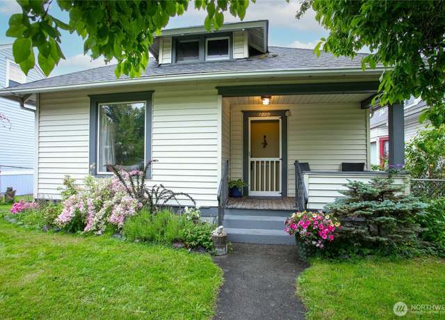 Property at 1219 Humboldt St, Bellingham, WA 98225, 2 beds, 2 baths