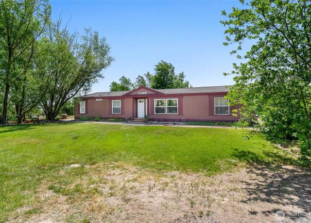 Property at 101 E 8th St, Lind, WA 99341, 4 beds, 2 baths