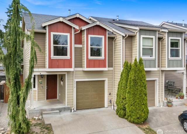 Property at 8212 42nd St NE, Marysville, WA 98270, 3 beds, 2.5 baths