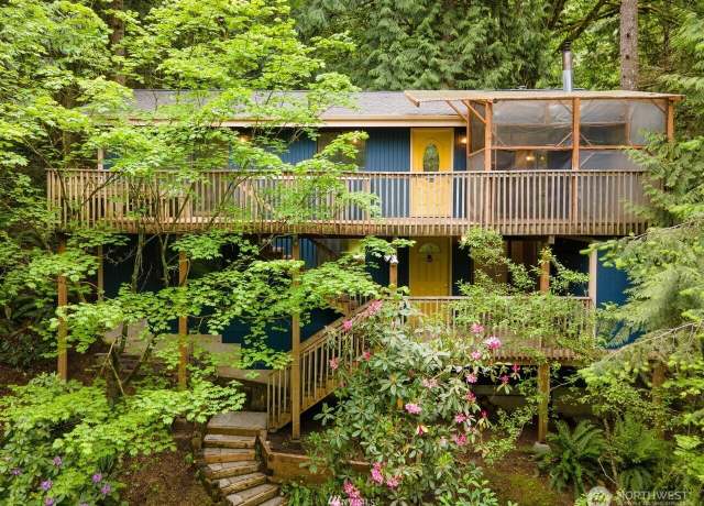 Property at 6 Hillside Pl, Bellingham, WA 98229, 3 beds, 2 baths
