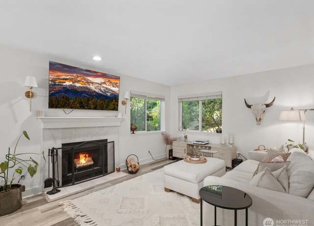 Property at 455 Newport Way NW #302, Issaquah, WA 98027, 3 beds, 2 baths
