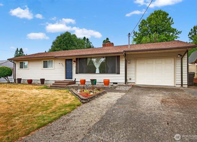 Property at 110 Laurel Park Dr, Longview, WA 98632, 3 beds, 1 bath