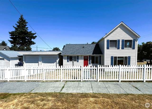 Property at 1519 K Ave, Anacortes, WA 98221, 3 beds, 2 baths