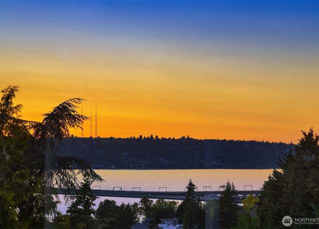 Property at 6819 SE 32 St, Mercer Island, WA 98040, 6 beds, 4.5 baths