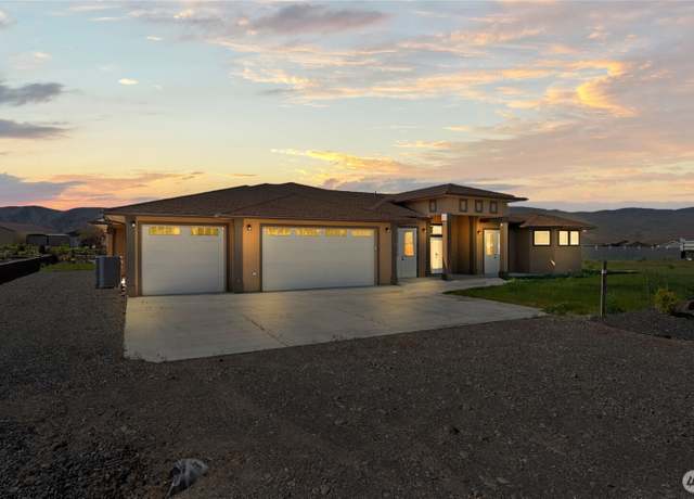 Property at 207 Clayton Pl, Mattawa, WA 99349, 4 beds, 3 baths