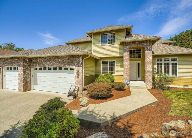 Property at 9620 S 194th St, Renton, WA 98055, 4 beds, 2.5 baths
