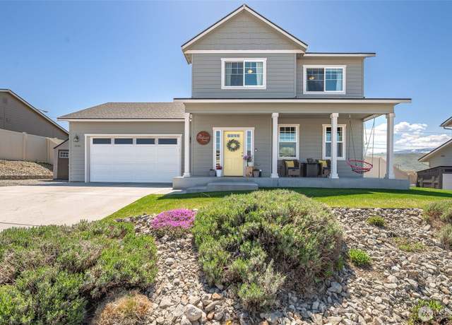 Property at 2220 Treat St SE, East Wenatchee, WA 98802, 3 beds, 2.5 baths