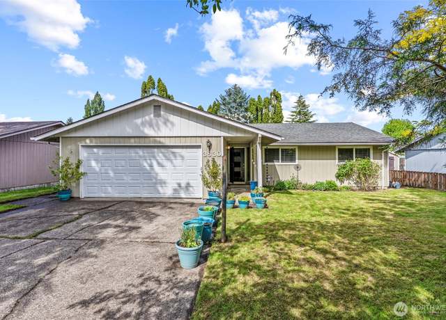 Property at 3830 Cottonwood St, Longview, WA 98632, 3 beds, 2 baths