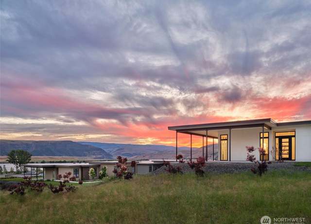 Property at 9016 Tendril Ln NW, Quincy, WA 98848, 3 beds, 3.5 baths