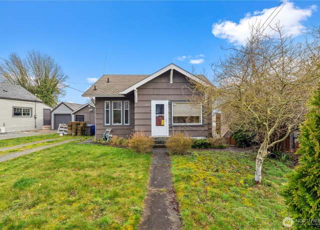 Property at 2113 E Grand Ave, Everett, WA 98201, 3 beds, 1.5 baths