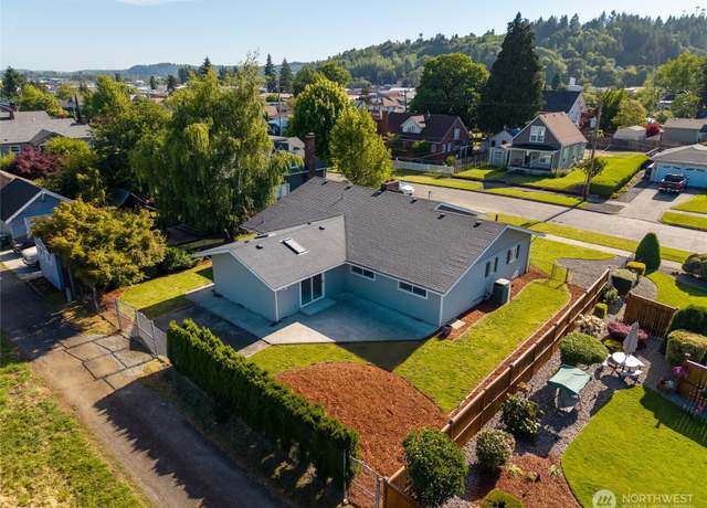 Property at 659 NW New York Ave, Chehalis, WA 98532, 3 beds, 1.5 baths