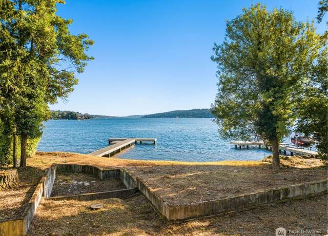 Property at 10879 SE Lake Rd, Bellevue, WA 98004